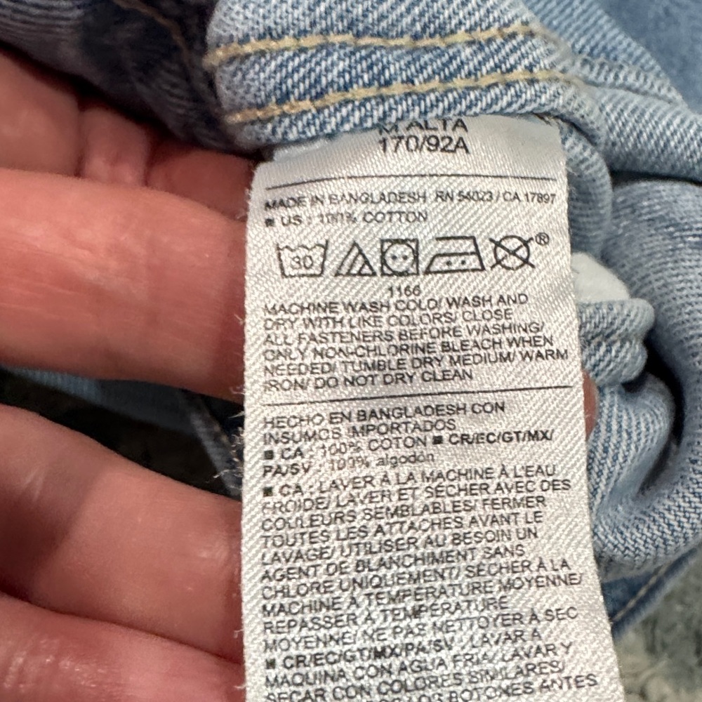 Old Navy Womens wow relaxed Light Blue Denim Jacket medium tall - Picture 11 of 12
